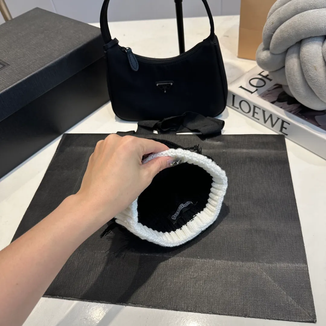 P50 Croxin Autumn and Winter counter color-blocked new knitted beanie, a must-have for sweet and cool girls with a concave look ~
